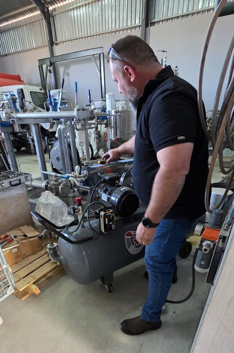 Jaco testing a compressor